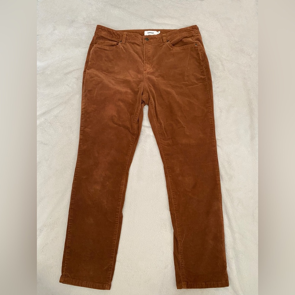 Brown Straight Leg Jeans with Classic Style